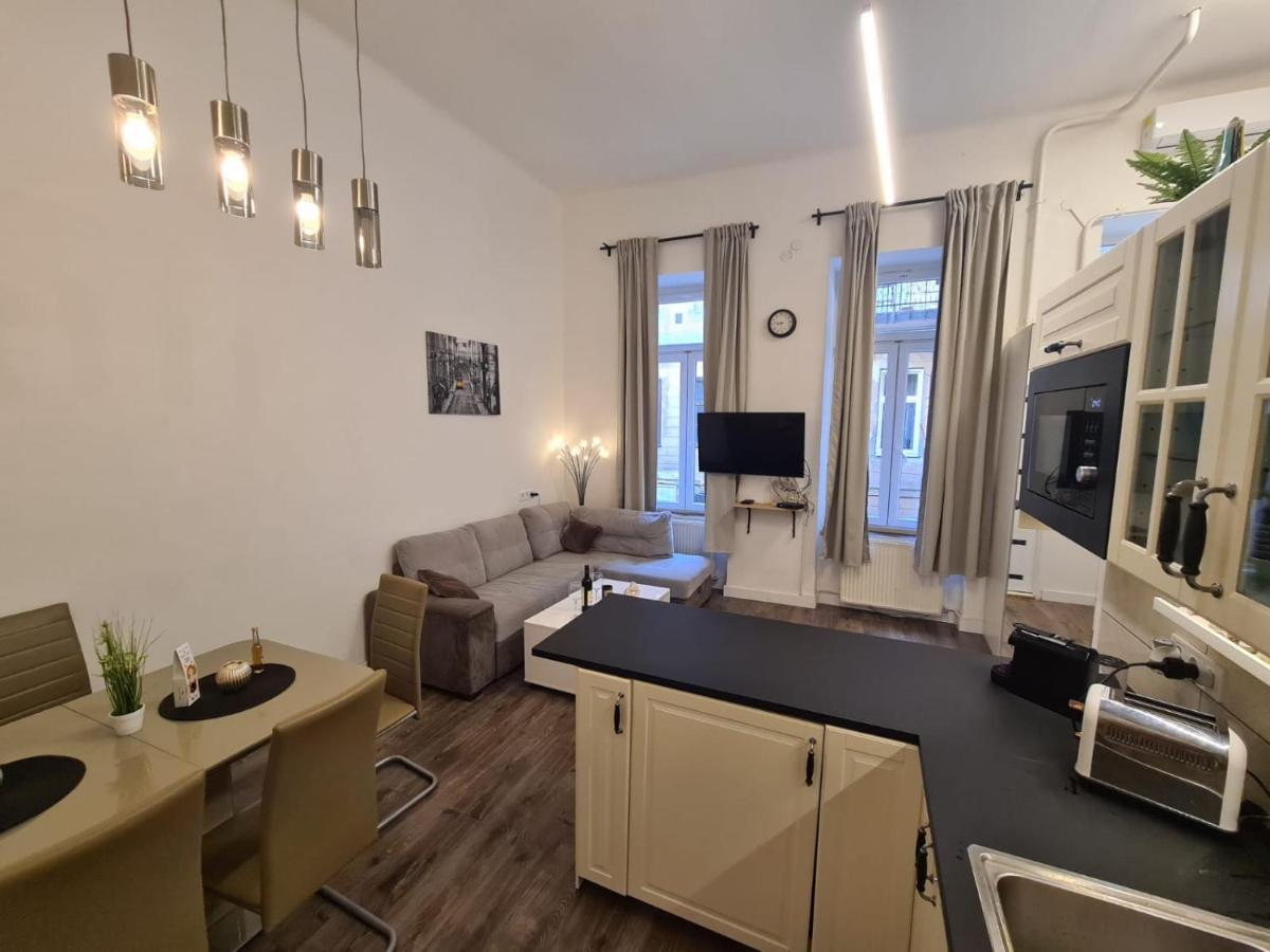 Akácfa Boutique Apartment Budapest Esterno foto